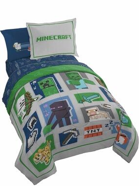 Jay Franco Minecraft 7pc Full Bed Set- Used